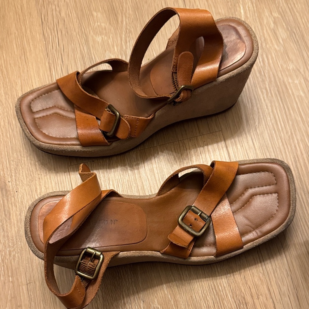 Kenneth Cole Reaction ‘Bell Bottom’ Leather Wedges - Made in Brazil Size 8.5 - Picture 7 of 12
